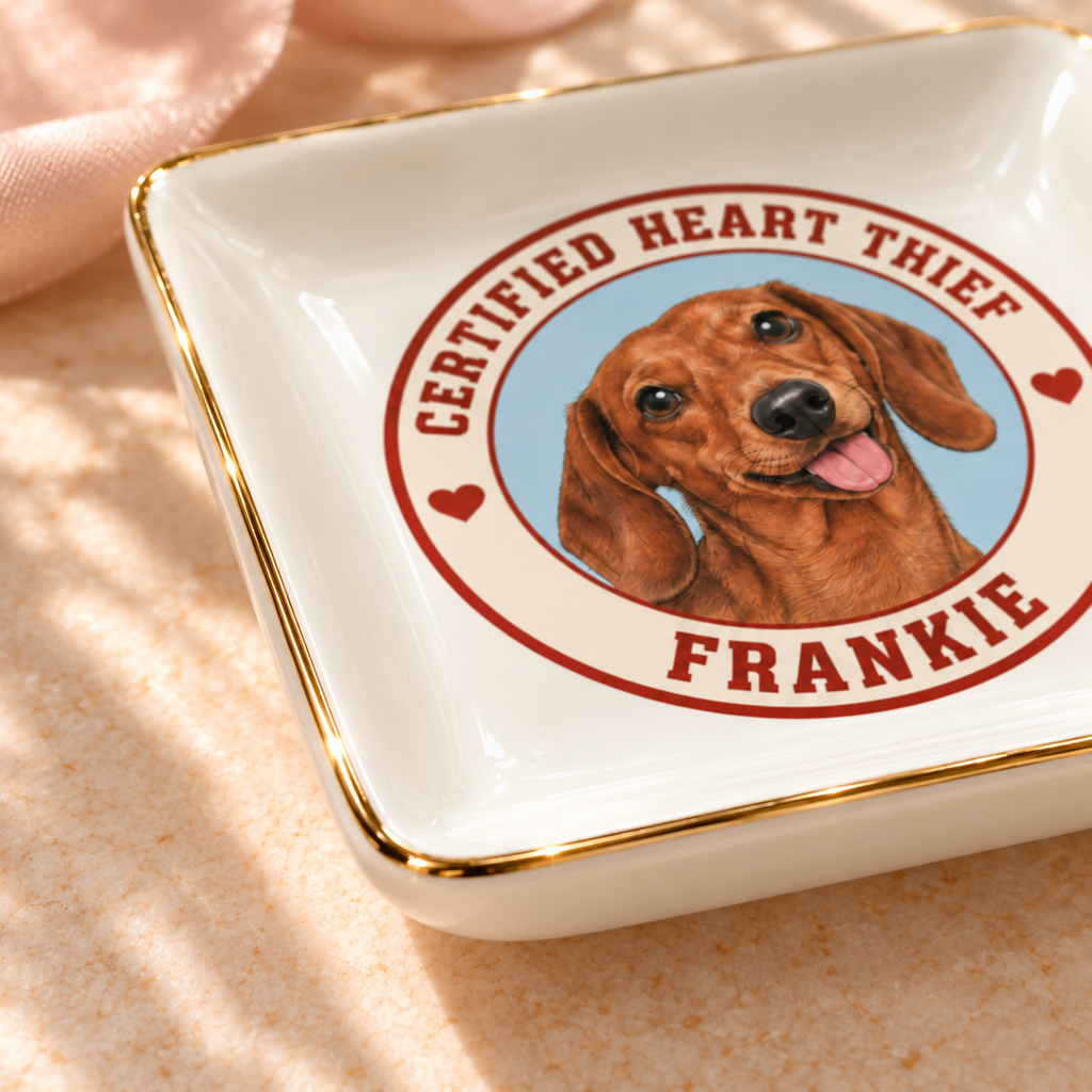 Certified Heart Thief — Personalized Pet Ring Dish — close-up of the thin gold rim